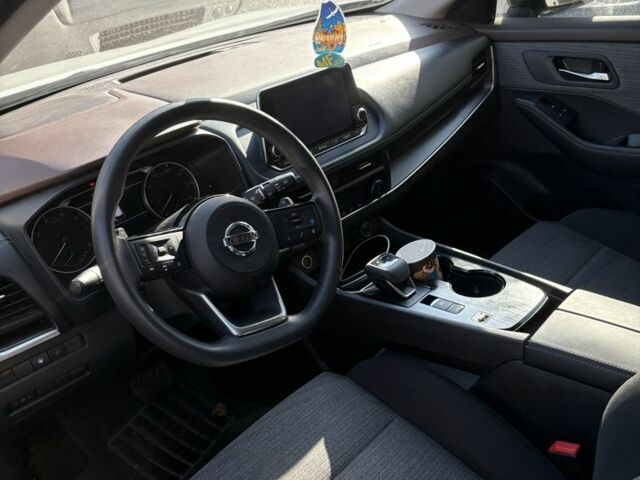 Белый Ниссан Rogue, объемом двигателя 1.5 л и пробегом 36 тыс. км за 19500 $, фото 8 на Automoto.ua