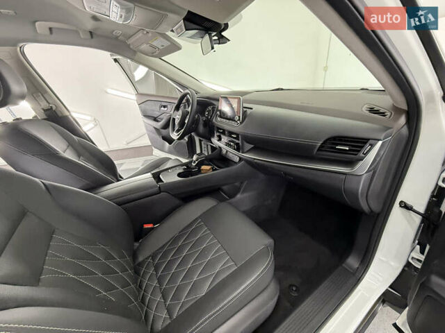 Белый Ниссан Rogue, объемом двигателя 1.5 л и пробегом 39 тыс. км за 21999 $, фото 61 на Automoto.ua