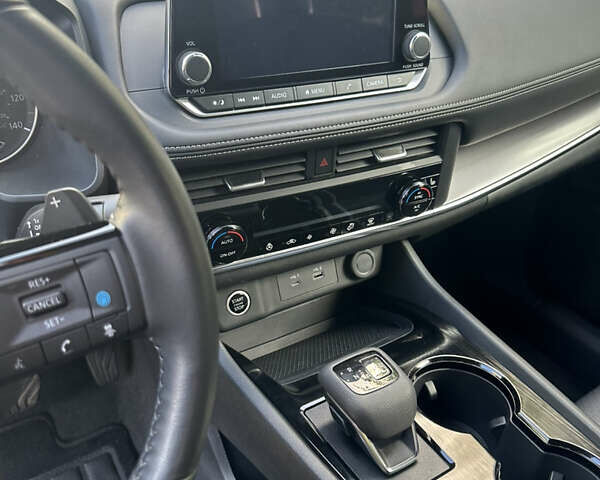 Белый Ниссан Rogue, объемом двигателя 1.5 л и пробегом 8 тыс. км за 27500 $, фото 8 на Automoto.ua