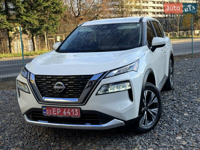Белый Ниссан Rogue, объемом двигателя 1.5 л и пробегом 39 тыс. км за 21999 $, фото 4 на Automoto.ua