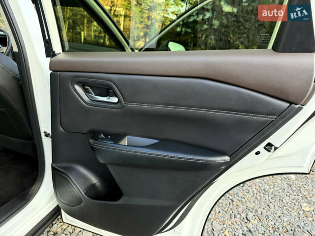 Белый Ниссан Rogue, объемом двигателя 1.5 л и пробегом 39 тыс. км за 21999 $, фото 32 на Automoto.ua