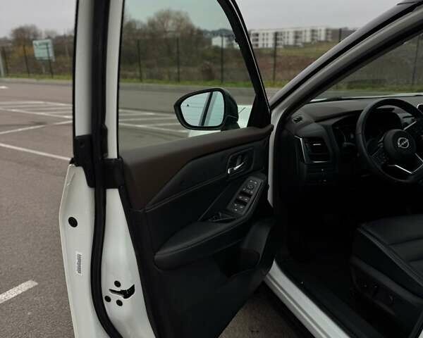 Белый Ниссан Rogue, объемом двигателя 1.5 л и пробегом 71 тыс. км за 25000 $, фото 21 на Automoto.ua