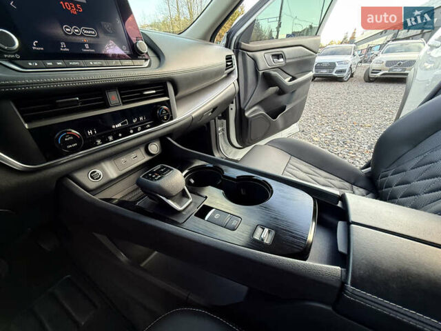 Белый Ниссан Rogue, объемом двигателя 1.5 л и пробегом 39 тыс. км за 21999 $, фото 67 на Automoto.ua