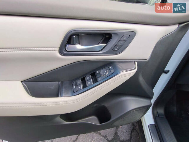 Білий Ніссан Rogue, об'ємом двигуна 1.5 л та пробігом 33 тис. км за 23800 $, фото 19 на Automoto.ua