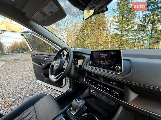 Белый Ниссан Rogue, объемом двигателя 1.5 л и пробегом 39 тыс. км за 21999 $, фото 42 на Automoto.ua