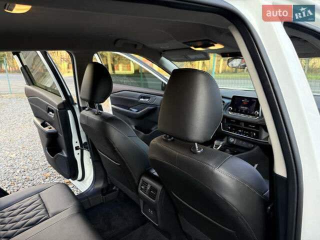 Белый Ниссан Rogue, объемом двигателя 1.5 л и пробегом 39 тыс. км за 21999 $, фото 31 на Automoto.ua