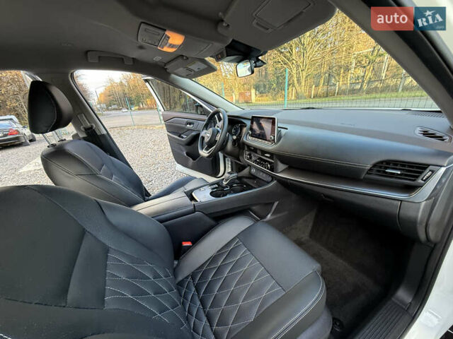 Белый Ниссан Rogue, объемом двигателя 1.5 л и пробегом 39 тыс. км за 21999 $, фото 55 на Automoto.ua