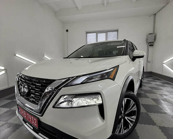 Белый Ниссан Rogue, объемом двигателя 1.5 л и пробегом 39 тыс. км за 21999 $, фото 93 на Automoto.ua