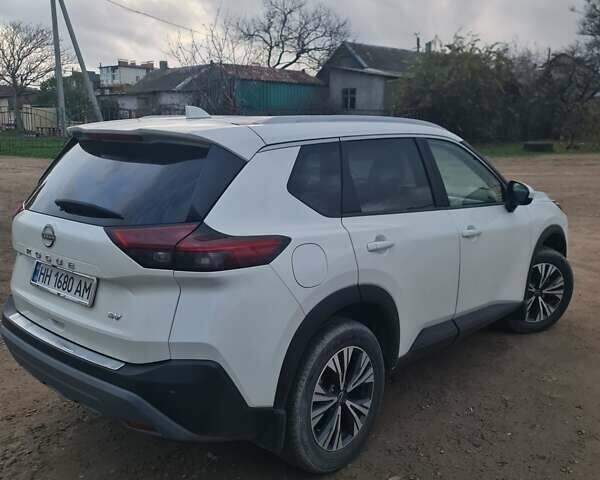 Белый Ниссан Rogue, объемом двигателя 1.5 л и пробегом 24 тыс. км за 24800 $, фото 3 на Automoto.ua