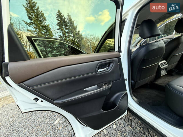 Белый Ниссан Rogue, объемом двигателя 1.5 л и пробегом 39 тыс. км за 21999 $, фото 53 на Automoto.ua