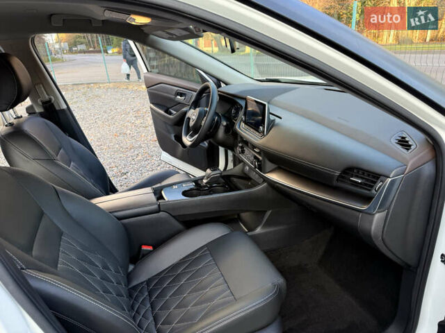 Белый Ниссан Rogue, объемом двигателя 1.5 л и пробегом 39 тыс. км за 21999 $, фото 27 на Automoto.ua