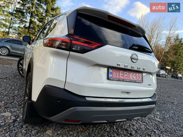 Белый Ниссан Rogue, объемом двигателя 1.5 л и пробегом 39 тыс. км за 21999 $, фото 22 на Automoto.ua