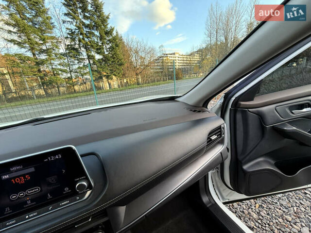 Белый Ниссан Rogue, объемом двигателя 1.5 л и пробегом 39 тыс. км за 21999 $, фото 71 на Automoto.ua