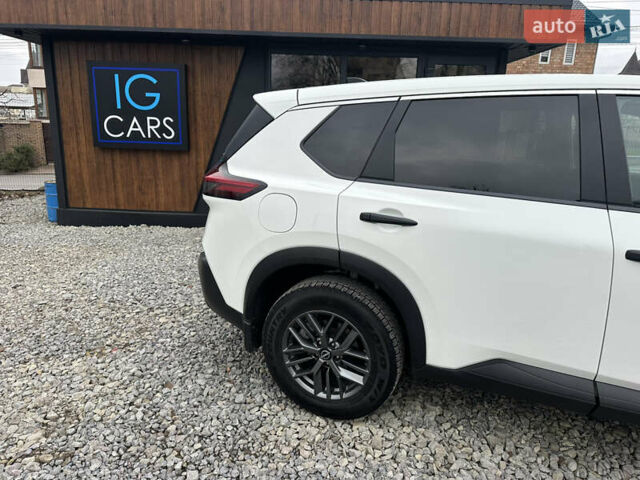 Білий Ніссан Rogue, об'ємом двигуна 1.5 л та пробігом 92 тис. км за 18900 $, фото 4 на Automoto.ua