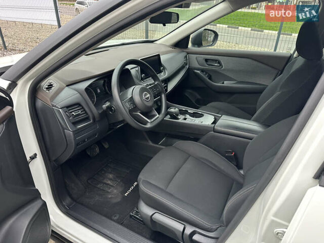 Білий Ніссан Rogue, об'ємом двигуна 1.5 л та пробігом 92 тис. км за 18900 $, фото 12 на Automoto.ua