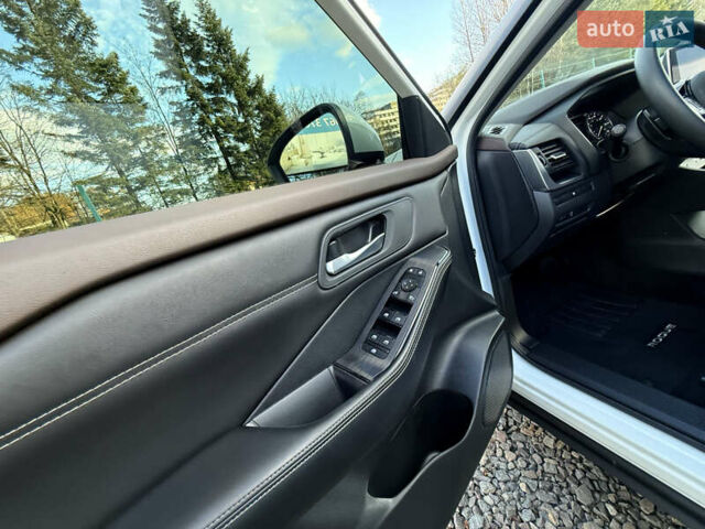 Белый Ниссан Rogue, объемом двигателя 1.5 л и пробегом 39 тыс. км за 21999 $, фото 61 на Automoto.ua