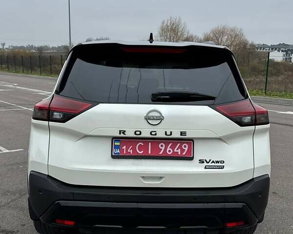 Белый Ниссан Rogue, объемом двигателя 1.5 л и пробегом 71 тыс. км за 25000 $, фото 6 на Automoto.ua
