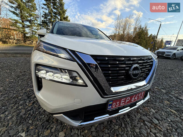 Белый Ниссан Rogue, объемом двигателя 1.5 л и пробегом 39 тыс. км за 21999 $, фото 5 на Automoto.ua