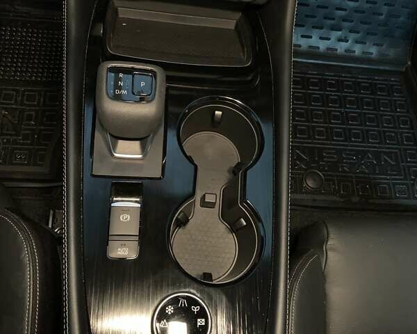 Белый Ниссан Rogue, объемом двигателя 1.5 л и пробегом 11 тыс. км за 27200 $, фото 8 на Automoto.ua