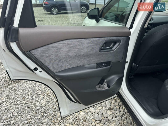 Білий Ніссан Rogue, об'ємом двигуна 1.5 л та пробігом 92 тис. км за 18900 $, фото 16 на Automoto.ua