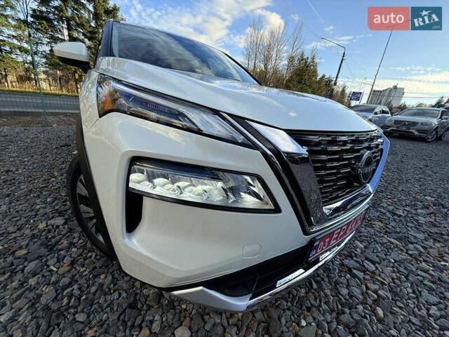 Белый Ниссан Rogue, объемом двигателя 1.5 л и пробегом 39 тыс. км за 21999 $, фото 89 на Automoto.ua