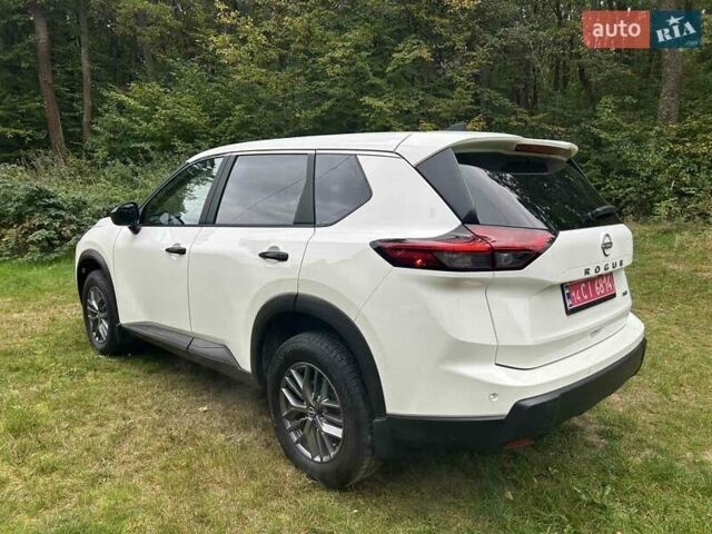 Белый Ниссан Rogue, объемом двигателя 1.5 л и пробегом 7 тыс. км за 22900 $, фото 6 на Automoto.ua