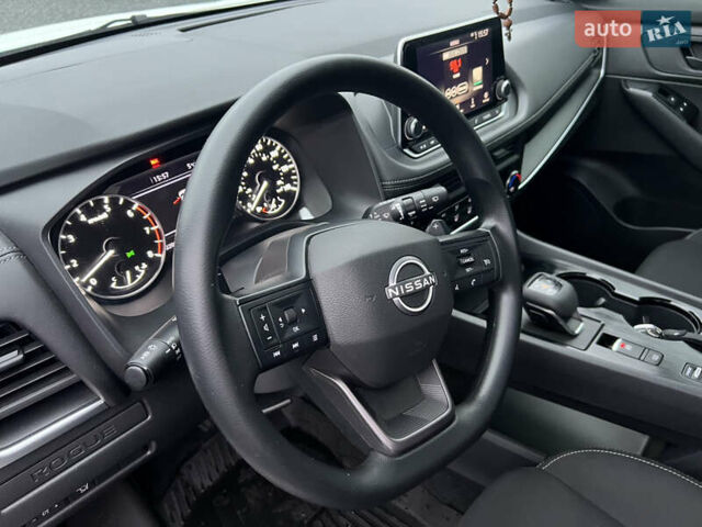 Белый Ниссан Rogue, объемом двигателя 1.5 л и пробегом 22 тыс. км за 25000 $, фото 34 на Automoto.ua