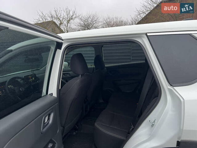 Белый Ниссан Rogue, объемом двигателя 1.5 л и пробегом 22 тыс. км за 25000 $, фото 21 на Automoto.ua