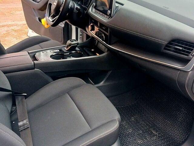 Белый Ниссан Rogue, объемом двигателя 1.5 л и пробегом 17 тыс. км за 24500 $, фото 9 на Automoto.ua