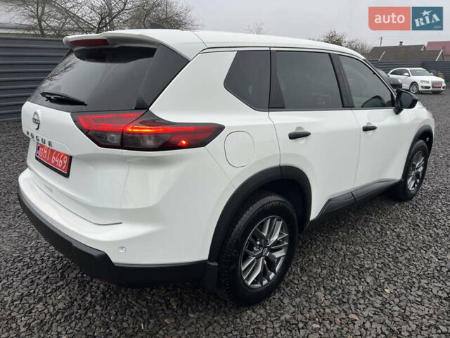 Белый Ниссан Rogue, объемом двигателя 1.5 л и пробегом 22 тыс. км за 25000 $, фото 13 на Automoto.ua