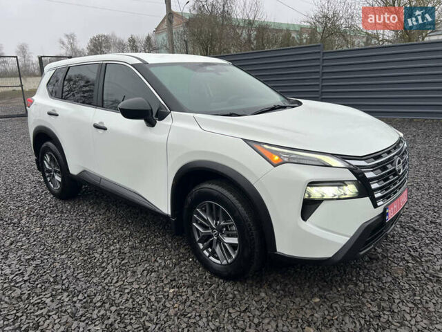 Белый Ниссан Rogue, объемом двигателя 1.5 л и пробегом 22 тыс. км за 25000 $, фото 11 на Automoto.ua