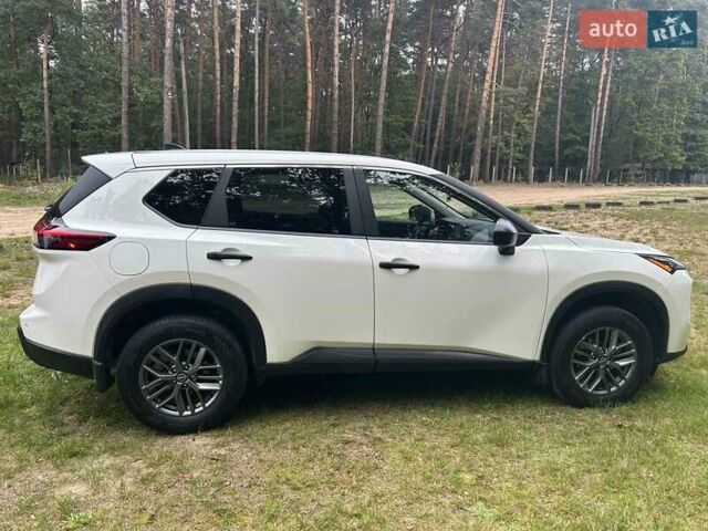Белый Ниссан Rogue, объемом двигателя 1.5 л и пробегом 7 тыс. км за 22900 $, фото 3 на Automoto.ua