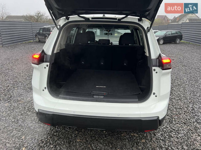 Белый Ниссан Rogue, объемом двигателя 1.5 л и пробегом 22 тыс. км за 25000 $, фото 35 на Automoto.ua