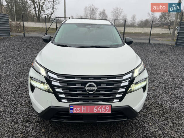 Белый Ниссан Rogue, объемом двигателя 1.5 л и пробегом 22 тыс. км за 25000 $, фото 10 на Automoto.ua
