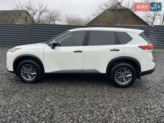 Белый Ниссан Rogue, объемом двигателя 1.5 л и пробегом 22 тыс. км за 25000 $, фото 7 на Automoto.ua