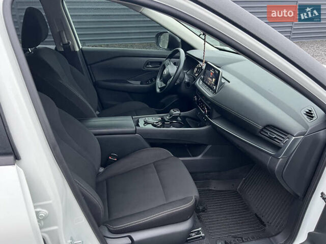 Белый Ниссан Rogue, объемом двигателя 1.5 л и пробегом 22 тыс. км за 25000 $, фото 24 на Automoto.ua