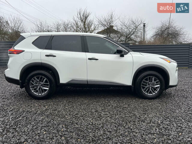 Белый Ниссан Rogue, объемом двигателя 1.5 л и пробегом 22 тыс. км за 25000 $, фото 39 на Automoto.ua