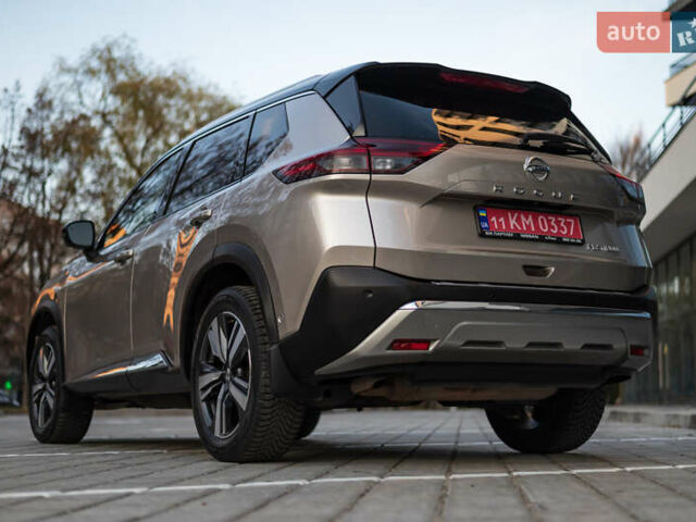 Бежевий Ніссан Rogue, об'ємом двигуна 2.49 л та пробігом 110 тис. км за 27700 $, фото 1 на Automoto.ua