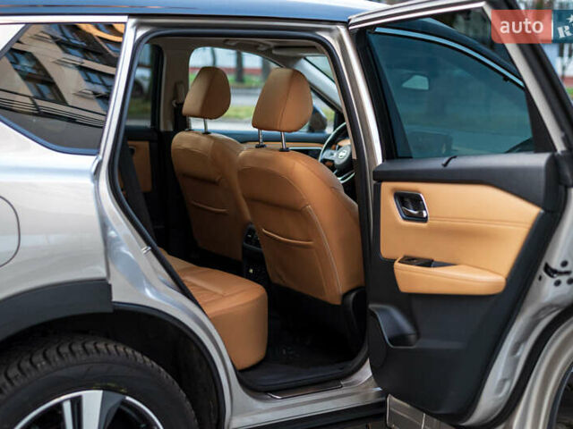 Бежевий Ніссан Rogue, об'ємом двигуна 2.49 л та пробігом 110 тис. км за 27700 $, фото 52 на Automoto.ua