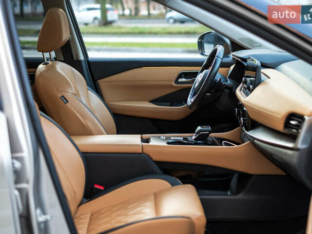 Бежевий Ніссан Rogue, об'ємом двигуна 2.49 л та пробігом 110 тис. км за 27700 $, фото 2 на Automoto.ua