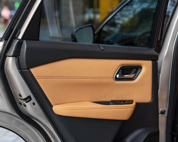 Бежевий Ніссан Rogue, об'ємом двигуна 2.49 л та пробігом 110 тис. км за 27700 $, фото 47 на Automoto.ua