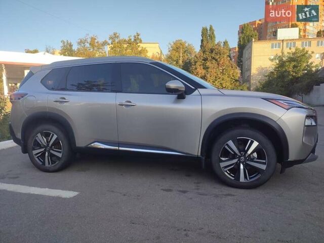 Бежевий Ніссан Rogue, об'ємом двигуна 2.49 л та пробігом 50 тис. км за 27500 $, фото 1 на Automoto.ua