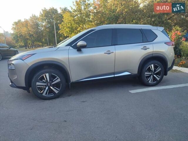Бежевий Ніссан Rogue, об'ємом двигуна 2.49 л та пробігом 50 тис. км за 27500 $, фото 5 на Automoto.ua