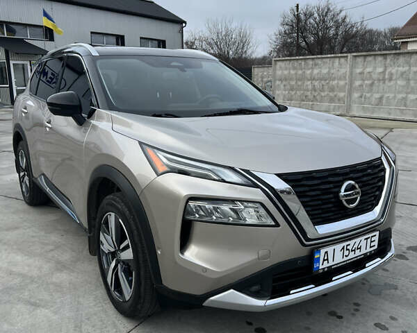 Бежевый Ниссан Rogue, объемом двигателя 2.5 л и пробегом 60 тыс. км за 28300 $, фото 3 на Automoto.ua