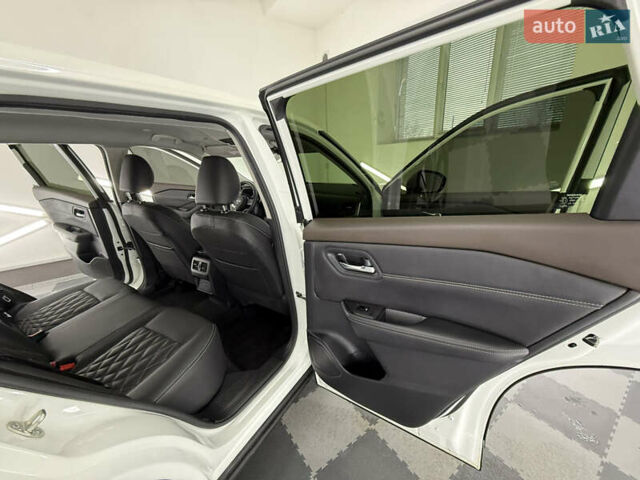 Бежевый Ниссан Rogue, объемом двигателя 1.5 л и пробегом 39 тыс. км за 21999 $, фото 51 на Automoto.ua