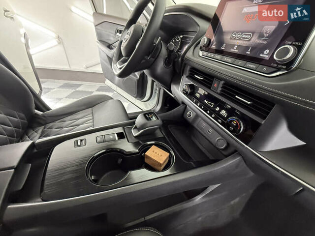 Бежевый Ниссан Rogue, объемом двигателя 1.5 л и пробегом 39 тыс. км за 21999 $, фото 55 на Automoto.ua