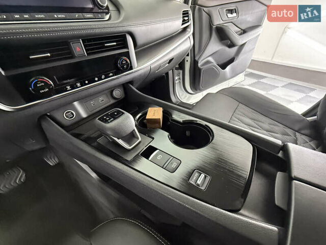 Бежевый Ниссан Rogue, объемом двигателя 1.5 л и пробегом 39 тыс. км за 21999 $, фото 29 на Automoto.ua