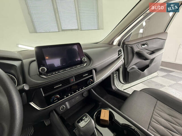 Бежевый Ниссан Rogue, объемом двигателя 1.5 л и пробегом 39 тыс. км за 21999 $, фото 30 на Automoto.ua