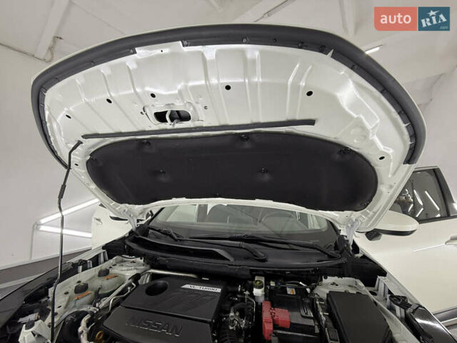 Бежевый Ниссан Rogue, объемом двигателя 1.5 л и пробегом 39 тыс. км за 21999 $, фото 61 на Automoto.ua