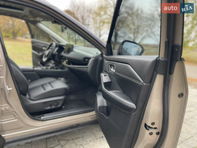 Бежевий Ніссан Rogue, об'ємом двигуна 1.5 л та пробігом 6 тис. км за 28800 $, фото 23 на Automoto.ua